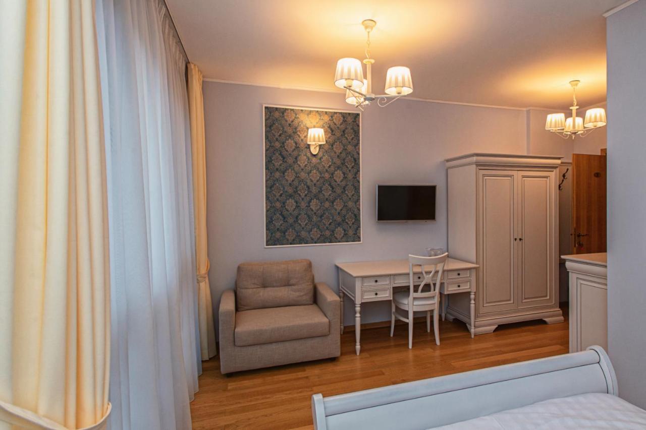 Bed and Breakfast Vila Imperial Сіная Екстер'єр фото