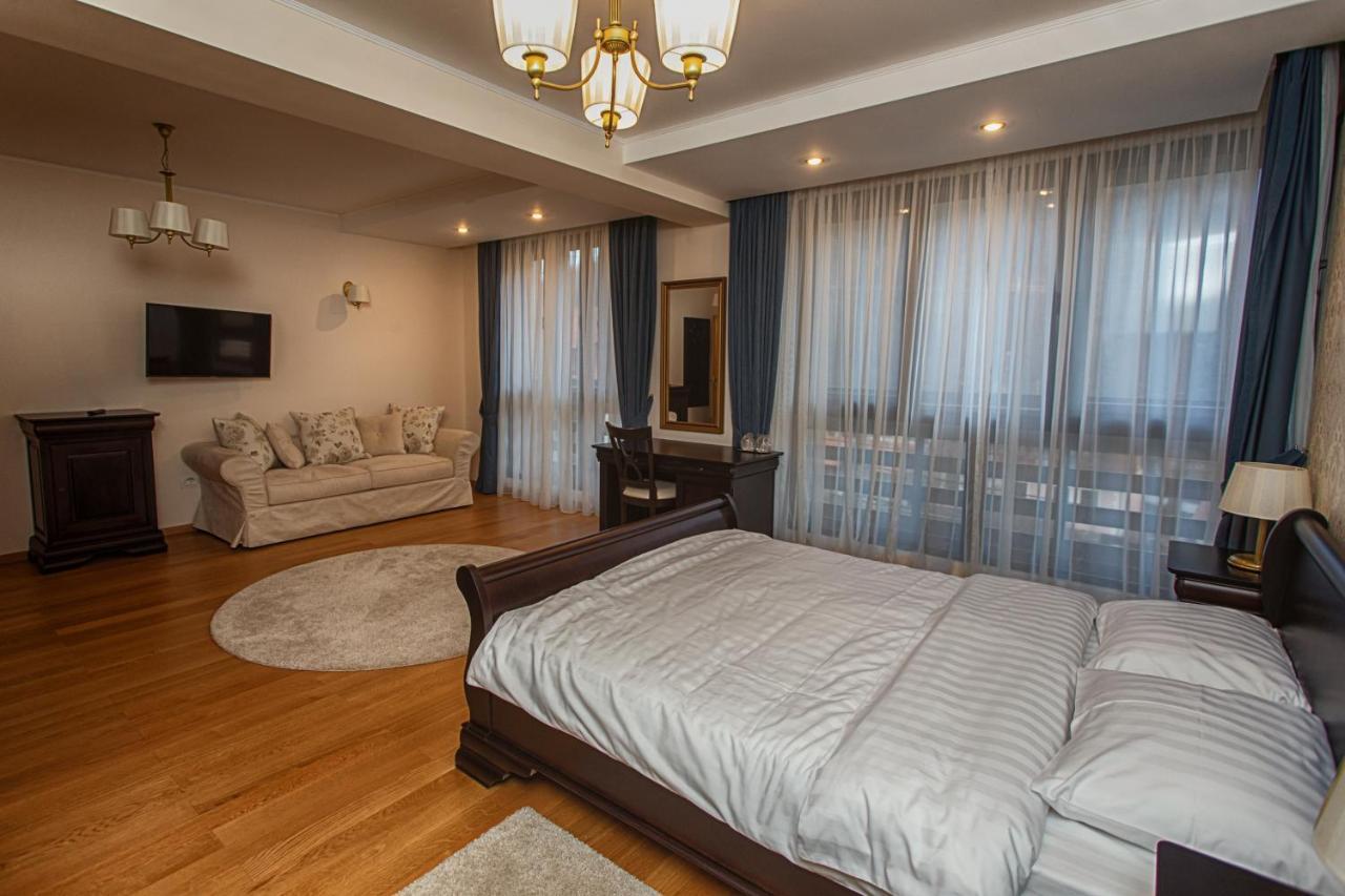 Bed and Breakfast Vila Imperial Сіная Екстер'єр фото