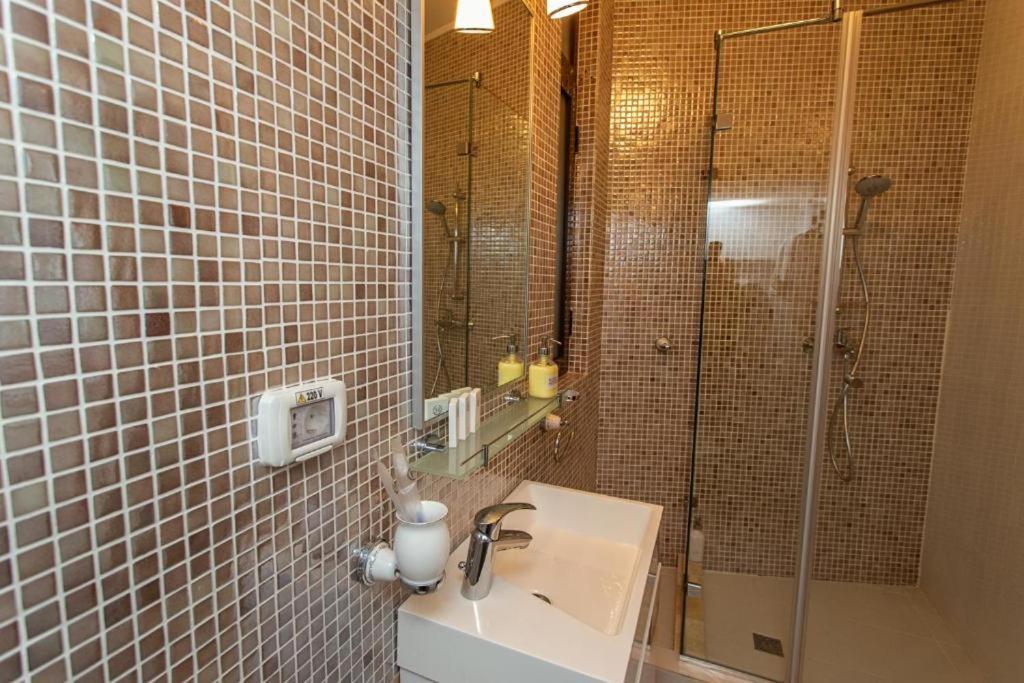 Bed and Breakfast Vila Imperial Сіная Екстер'єр фото
